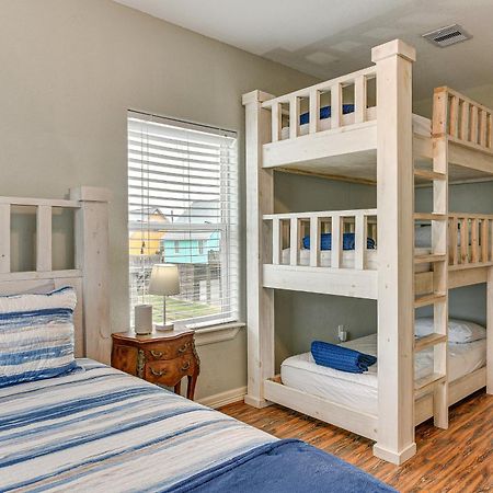 Large Group Gulf Retreat, Steps To Surfside Beach! Екстериор снимка