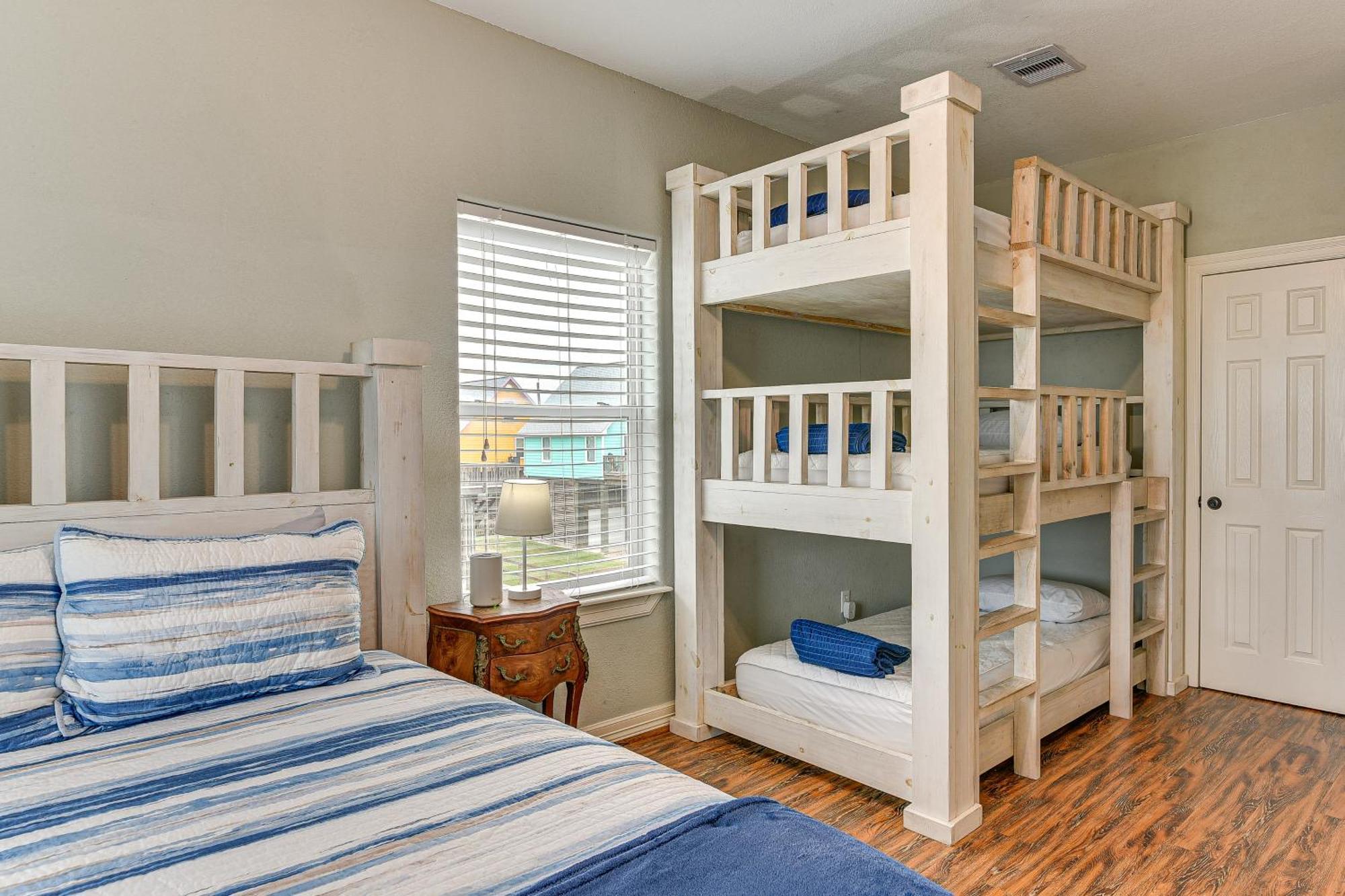 Large Group Gulf Retreat, Steps To Surfside Beach! Екстериор снимка