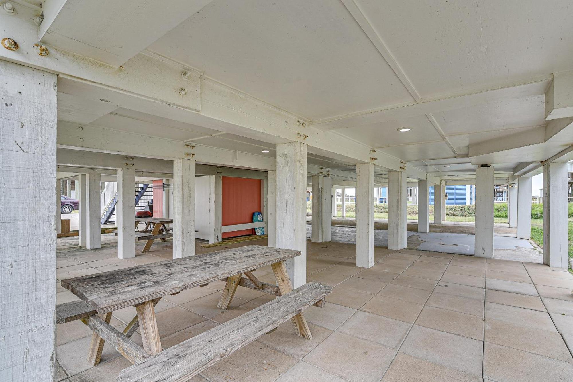 Large Group Gulf Retreat, Steps To Surfside Beach! Екстериор снимка