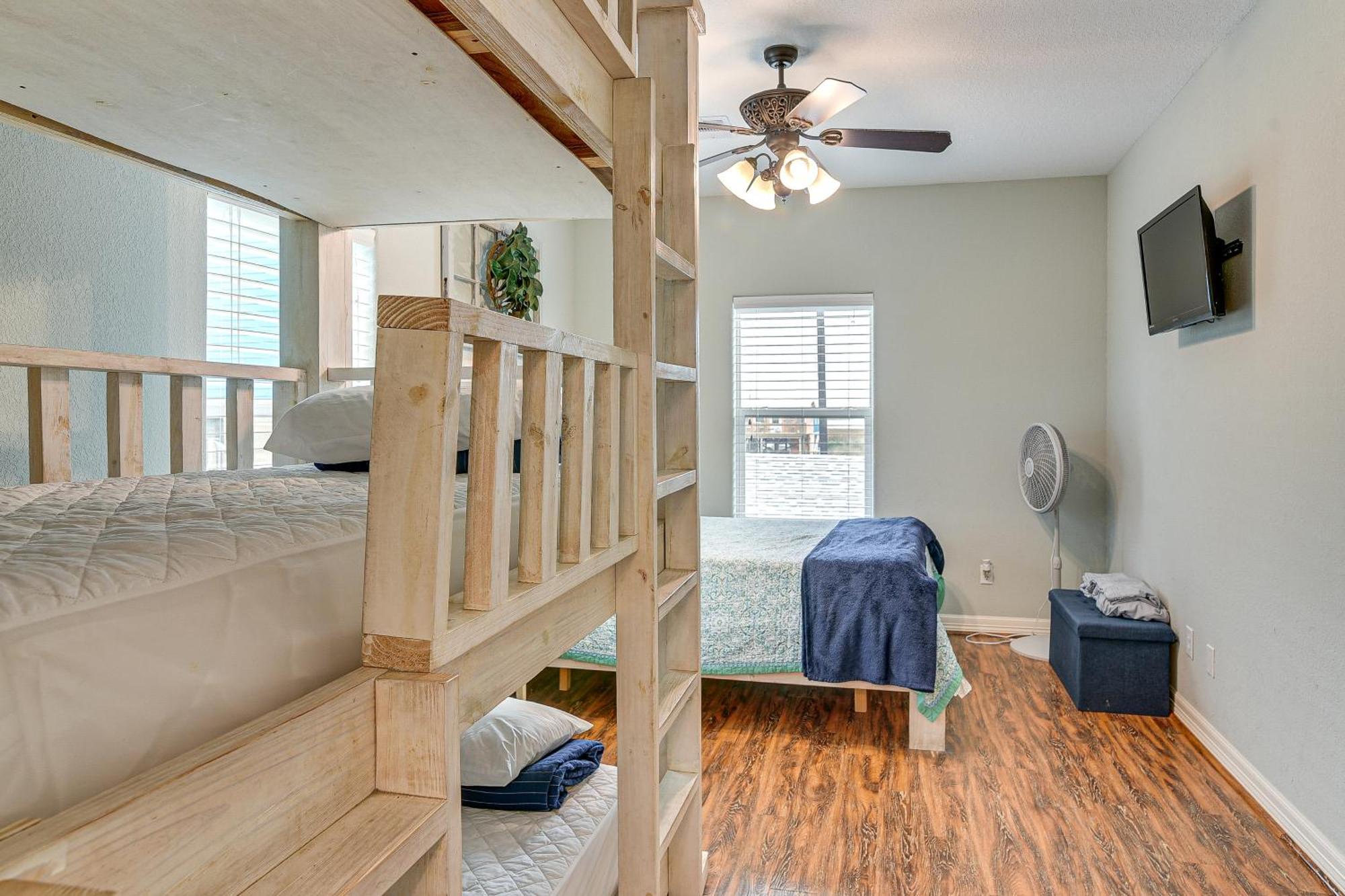 Large Group Gulf Retreat, Steps To Surfside Beach! Екстериор снимка