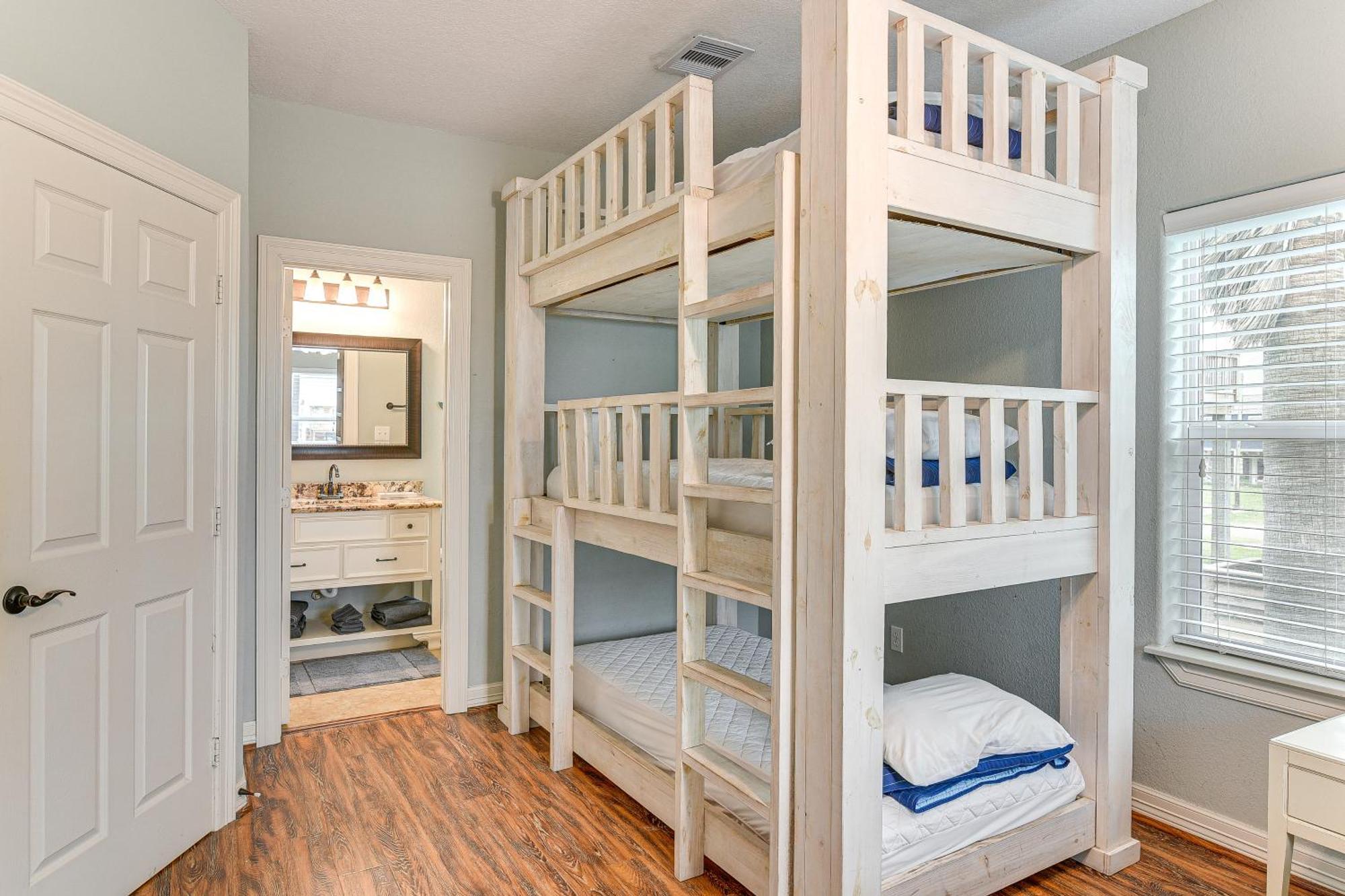 Large Group Gulf Retreat, Steps To Surfside Beach! Екстериор снимка